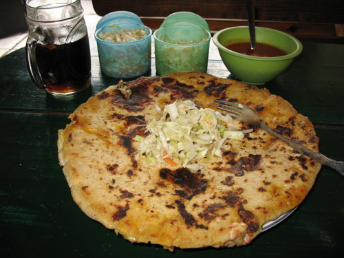 Pupusa Gigante de El Sapo y La Rana