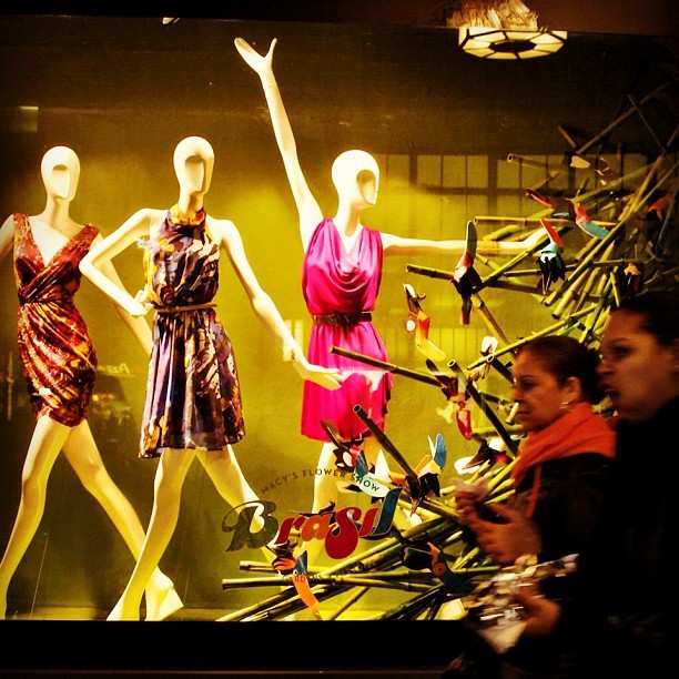 Colorful window displays in NYC - Rudy Giron Photography