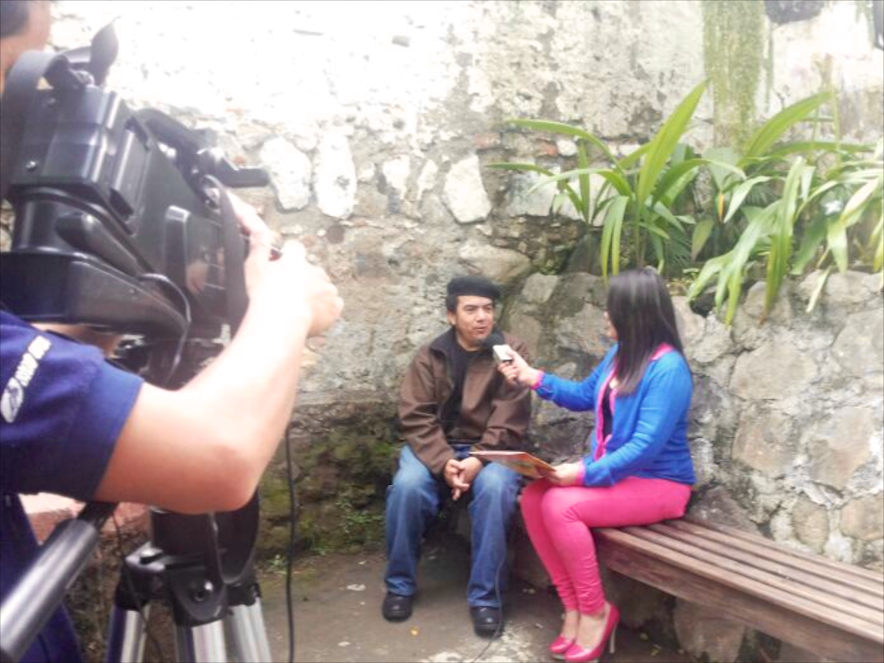 El canal antigüeño TeleVos transmite hoy la entrevista sobre AntiguaDailyPhoto y Caminatas Fotográficas en Antigua Guatemala