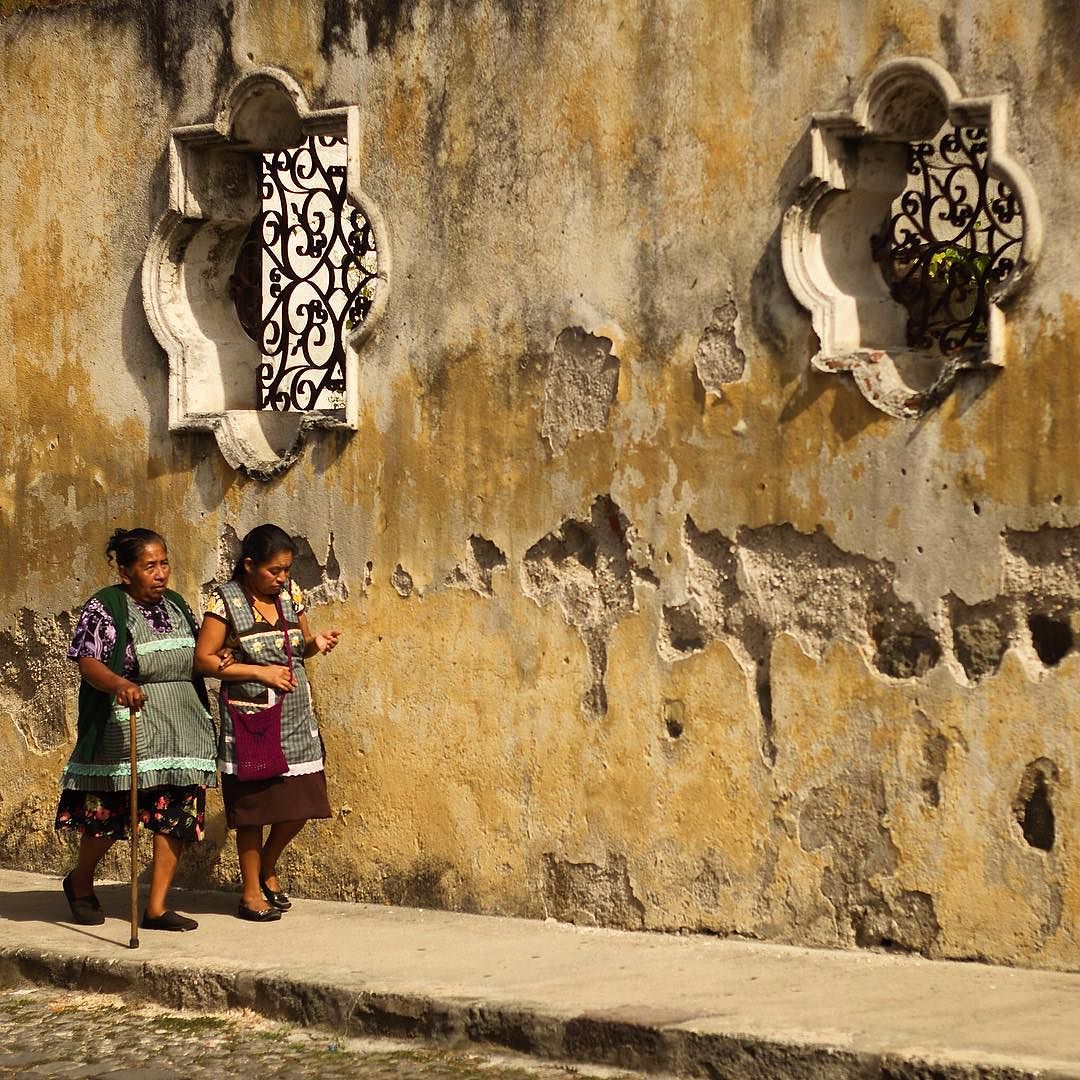 Haciendo mandados desde muy temprano en La Antigua Guatemala