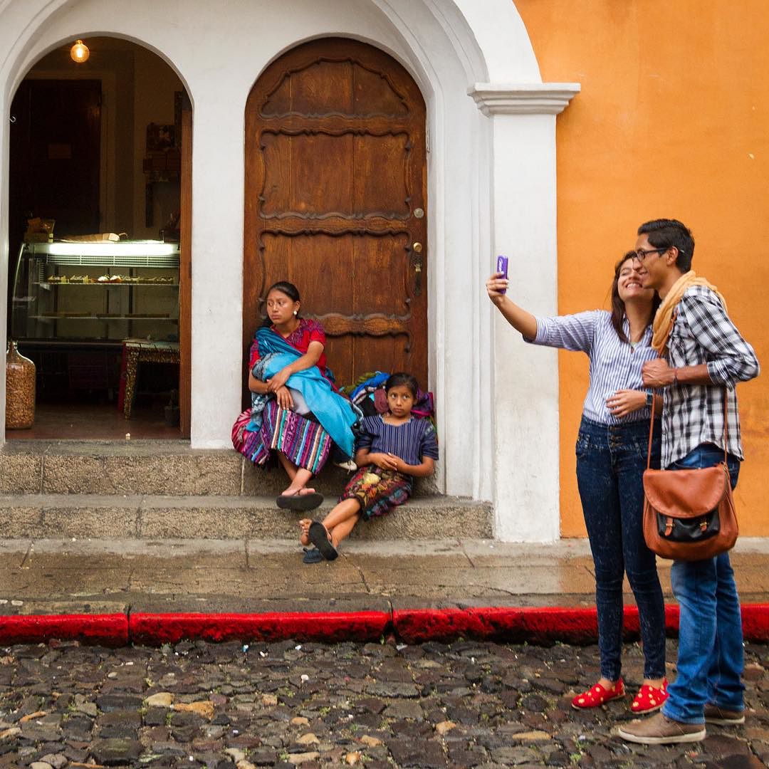 Dos Guatemalas | Two Guatemalas