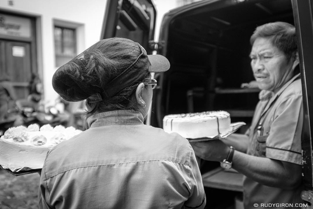 Cake delivery in Antigua Guatemala