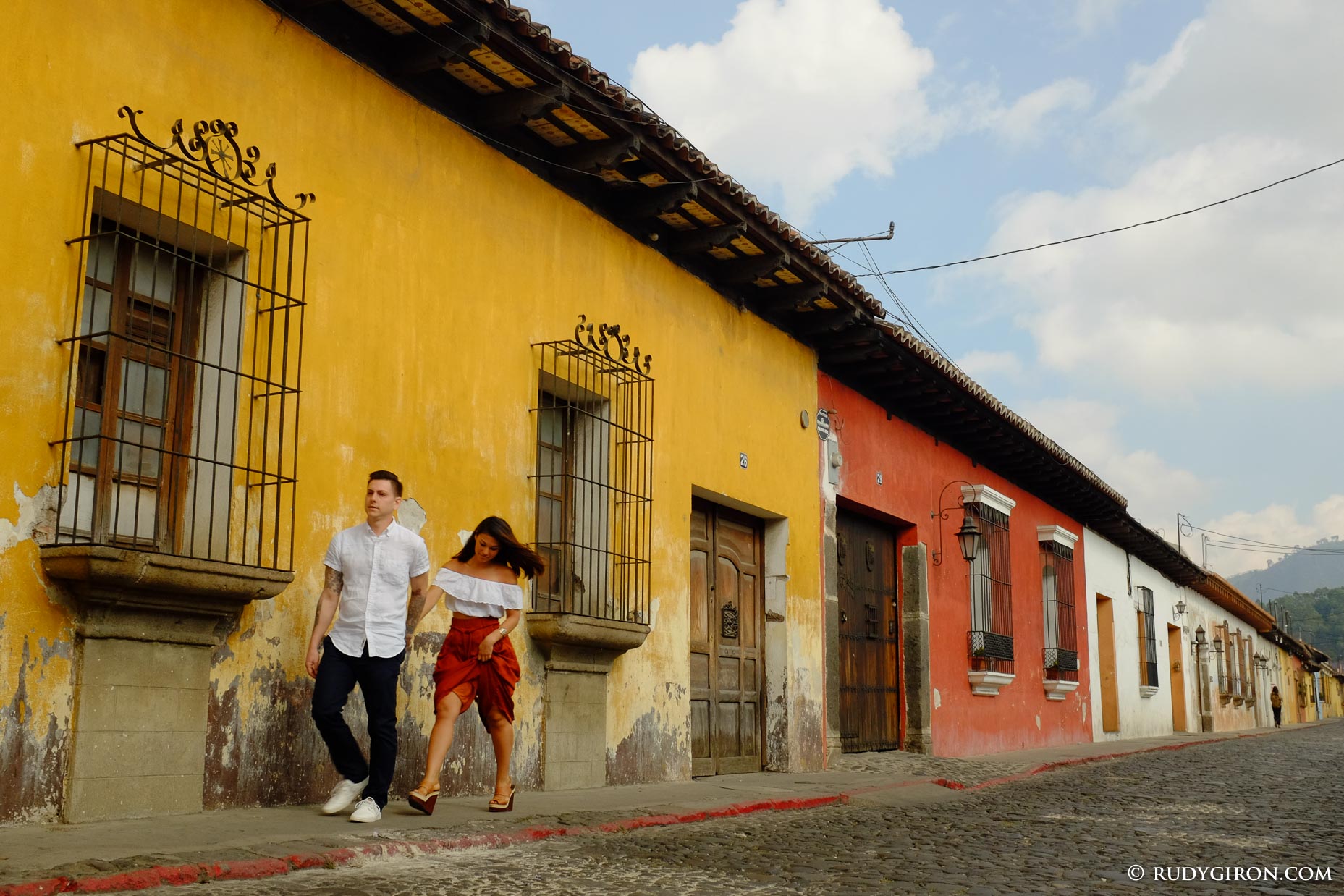 Engagement Street Photography Session in Antigua Guatemala by Rudy Giron