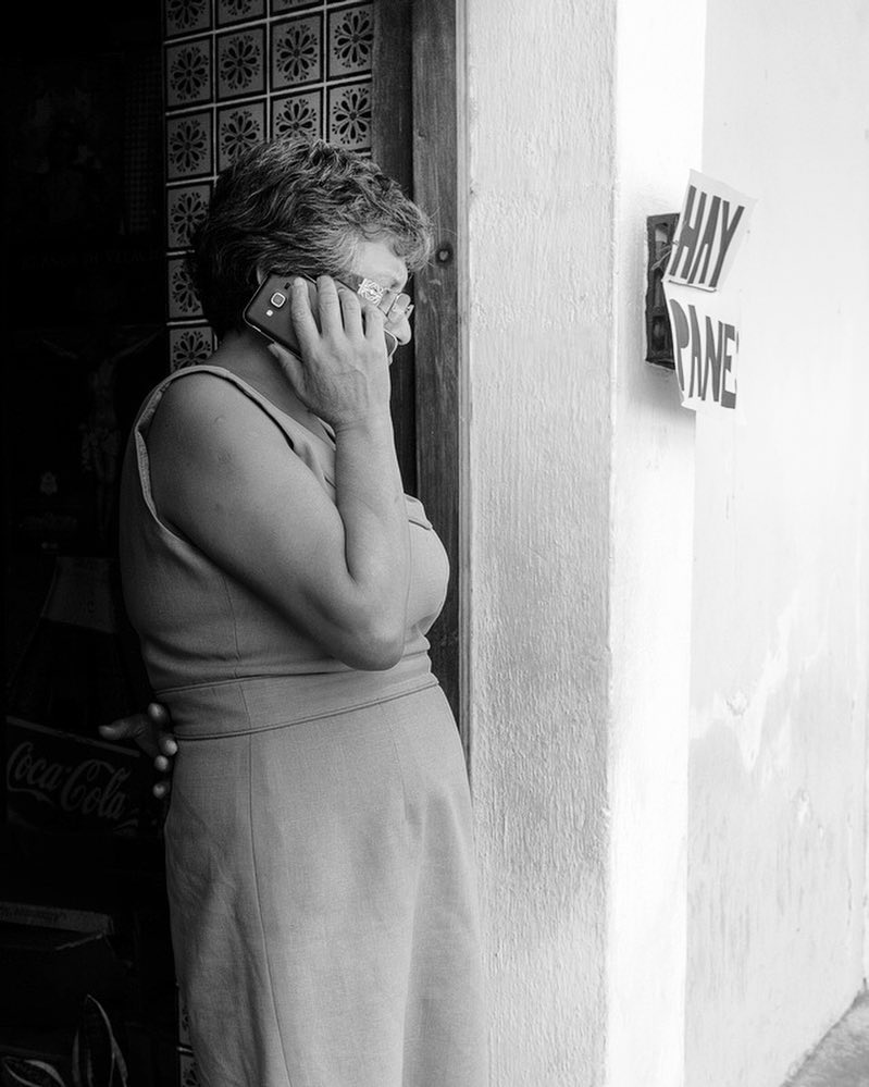 Street Photography — Hay panes or there are sandwiches for sale.